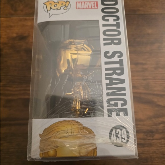 Funko Pop Marvel Studios Dr Strange Gold Chrome #439 Fan Vote Winner Protector - Picture 3 of 5
